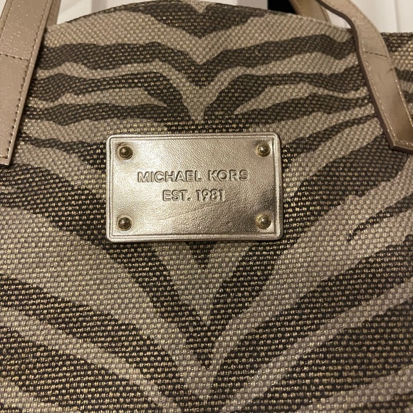 Michael Kors Tote Bag - Picture 3 of 5